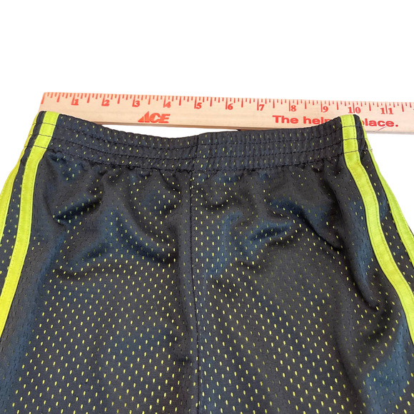 Adidas Athletic Shorts Boys Sz 6 barely used - Picture 3 of 6